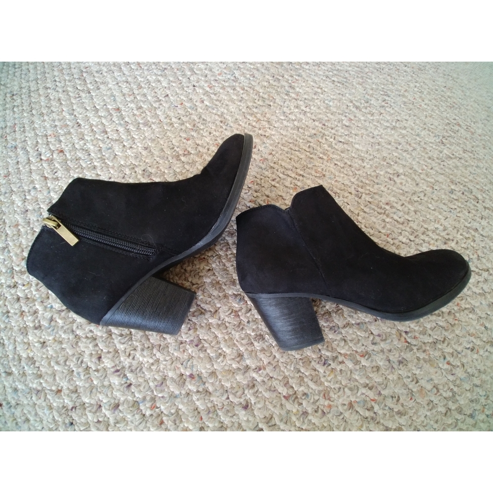 Journee Desi Ankle Boots